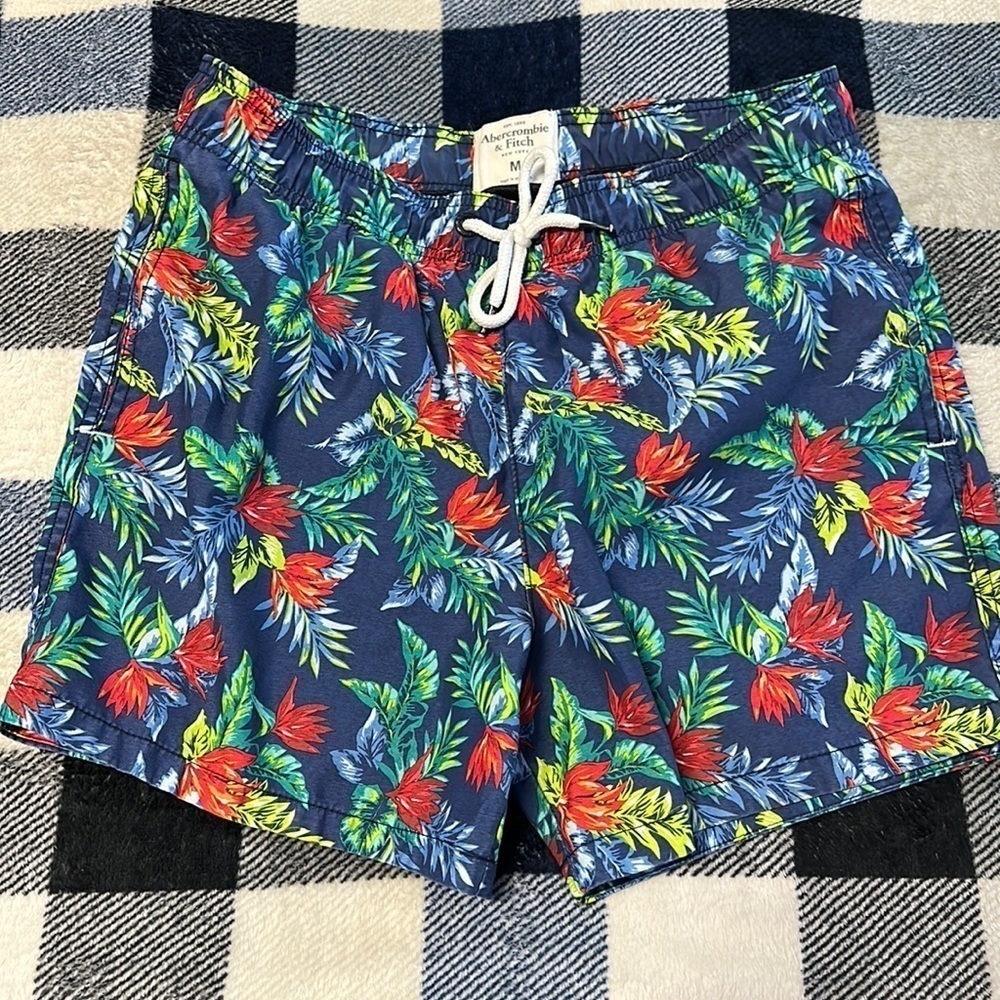 MENS abercrombie and fitch swim shorts sz medium